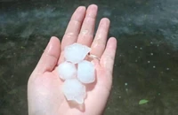 Hà Nội xuất hiện mưa đá
