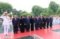 Lãnh đạo Đảng, Nhà nước vào lăng viếng Chủ tịch Hồ Chí Minh
