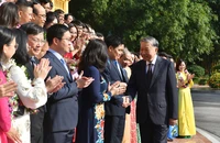 Tổng Bí thư, Chủ tịch nước: Sẽ nghiên cứu đổi mới chính sách tiền lương để cán bộ, viên chức yên tâm cống hiến