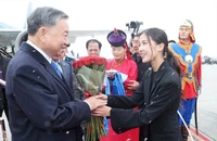 Tổng Bí thư, Chủ tịch nước Tô Lâm đến sân bay Thành Cát Tư Hãn, bắt đầu thăm cấp Nhà nước Mông Cổ