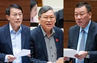 Từ trái sang: Bộ trưởng Bộ Công an Lương Tam Quang, đại biểu Tô Văn Tám (đoàn Kon Tum) và Tổng Thanh tra Chính phủ Đoàn Hồng Phong tại phiên thảo luận.