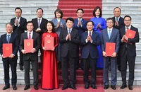 Chủ tịch nước Lương Cường trao quyết định phong hàm Đại sứ cho 5 cán bộ