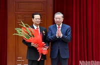 Nguyên Tổng Bí thư Nông Đức Mạnh, nguyên Thủ tướng Nguyễn Tấn Dũng được tặng Huân chương Sao Vàng