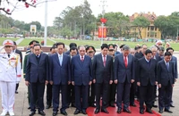 Lãnh đạo Đảng, Nhà nước vào Lăng viếng Chủ tịch Hồ Chí Minh nhân 95 năm ngày thành lập Đảng