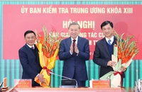Chủ nhiệm Ủy ban Kiểm tra Trung ương Nguyễn Duy Ngọc nhận bàn giao nhiệm vụ