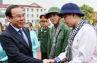 Bí thư Nguyễn Văn Nên động viên các thanh niên TP.HCM lên đường nhập ngũ