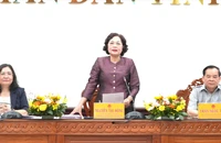 Thống đốc Ngân hàng Nhà nước cùng Đoàn công tác của Chính phủ làm việc tại Bến Tre