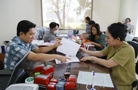 Đề xuất bảo lưu tiền lương trong 6 tháng, bố trí nhà ở công vụ cho cán bộ sau sáp nhập
