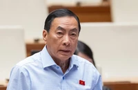 Không thể chấp nhận cán bộ 'sáng cắp ô đi, chiều cắp ô về' vẫn nâng lương đều đều
