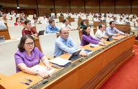 Thuốc lá sẽ bị đánh thuế 100%, rượu bia 90%