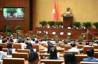Luật Nhà giáo quy định về dạy thêm, lương, phụ cấp của giáo viên 