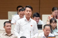 Có nơi từ trung tâm xã đến thôn, bản cả 100km, đại biểu đề nghị gỡ khó về ô tô công