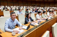 Quốc hội biểu quyết thông qua 8 dự luật, họp riêng về công tác nhân sự