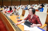 Thêm nhiều chính sách về lương, thưởng với cán bộ, công chức