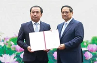 Thủ tướng trao quyết định giao quyền Bộ trưởng Bộ Nông nghiệp và Môi trường cho ông Trần Đức Thắng