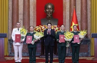 Trao quyết định thăng hàm Thượng tướng cho 4 sỹ quan cấp cao Quân đội và Công an