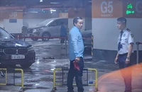 Cảnh sát nhanh chóng dập tắt đám cháy ô tô trong hầm xe trung tâm thương mại Takashimaya