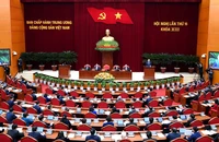 Thông cáo báo chí ngày làm việc thứ nhất Hội nghị Trung ương 15, khóa XIII