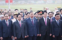 Lãnh đạo Đảng, Nhà nước và các đại biểu dự Đại hội XIV của Đảng vào Lăng viếng Chủ tịch Hồ Chí Minh