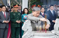 Tổng Bí thư Tô Lâm dâng hương tưởng niệm các lãnh đạo tiền bối của Đảng ở Hưng Yên, Bắc Ninh