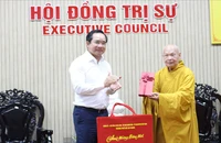 Chủ tịch TP.HCM: Trân trọng những đóng góp 'không để ai bị bỏ lại phía sau' của Phật giáo