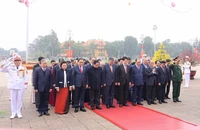 Lãnh đạo Đảng, Nhà nước vào Lăng viếng Bác nhân dịp Tết Nguyên đán
