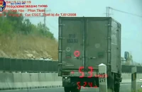 Bị phạt gần 50 triệu đồng vì không bằng lái, chạy quá chậm trên cao tốc