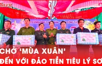 Tàu Bộ Tư lệnh Vùng 3 Hải quân chở 'mùa xuân' đến với đảo tiền tiêu Lý Sơn