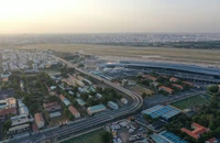 Gấp rút hoàn thiện cầu vượt nhà ga T3 Tân Sơn Nhất trước ngày thông xe 