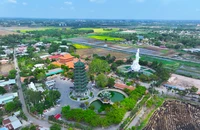 Du khách đổ về chùa Gò Kén trăm tuổi ở Tây Ninh dịp Giỗ tổ Hùng Vương