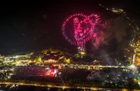 Tây Ninh bắn pháo hoa mừng 50 năm thống nhất đất nước 