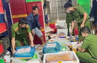 Công an Lâm Đồng tổng lực triệt phá thực phẩm bẩn, thuốc lá lậu