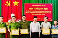 Khen thưởng những người giải cứu bé gái lớp 1 trong chòi rẫy ở Tây Ninh