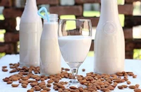 Những công dụng của sữa hạnh nhân ít ai biết đến