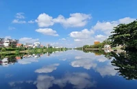 Giảm ô nhiễm sông, kênh rạch nhờ thiết bị vớt rác hiện đại