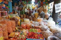 Chọn mua bánh mứt tết sao cho an toàn?