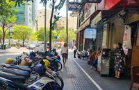 TP.HCM: 21 ngày cho thuê vỉa hè, quận 1 thu gần 274 triệu đồng
