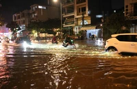 Mưa gây ngập nhiều nơi ở TP.HCM