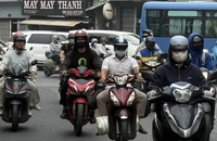 Sương mù trắng đục, dày đặc ở TP.HCM hôm nay có phải do ô nhiễm?