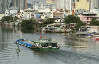 Đến năm 2030, TP.HCM sẽ di dời 20.000 căn nhà ven kênh, rạch