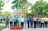 Phường Xuân Hòa TP.HCM đồng loạt ra quân xử lý lấn chiếm vỉa hè, dỡ bỏ chuồng cọp