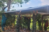 Khắc phục sự cố giông lốc, mưa đá gây ảnh hưởng gần 100 nhà dân