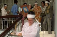 Vụ mang di ảnh đến Trung tâm y tế 'trục vong': Làm sao để tránh xung đột y tế?