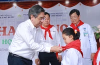 Lễ khai giảng đặc biệt của những bệnh nhi ung thư