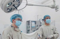 Bóc tách khối u to như trái bưởi cho cô gái trẻ