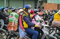Cách chạy xe máy về quê an toàn và không bị kẹt xe