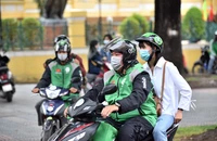 Người hành nghề lái xe công nghệ không có giao kết hợp đồng lao động chưa được đóng BHXH bắt buộc. Ảnh: CTV