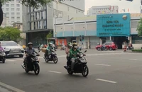 Việc đưa tài xế xe công nghệ vào nhóm đối tượng đóng BHXH bắt buộc là cần thiết nhưng phải tính toán lại mức đóng hàng tháng sao cho phù hợp. Ảnh: NGUYỄN HIỀN