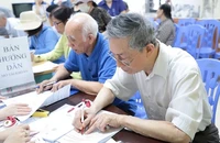 BHXH TP.HCM sẽ trả lương hưu qua tài khoản cá nhân cho người hưởng bắt đầu từ ngày 1-10. Ảnh: BHXH TP.HCM cung cấp