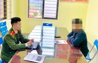 Công an mời làm việc 2 người đăng clip, bình luận xúc phạm lực lượng trên Facebook